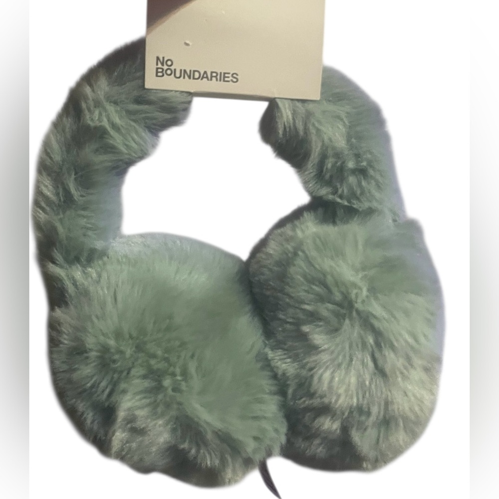 NWT No Boundaries Mint Green Cozy Winter Plush Soft Faux Fur‎ Earmuffs